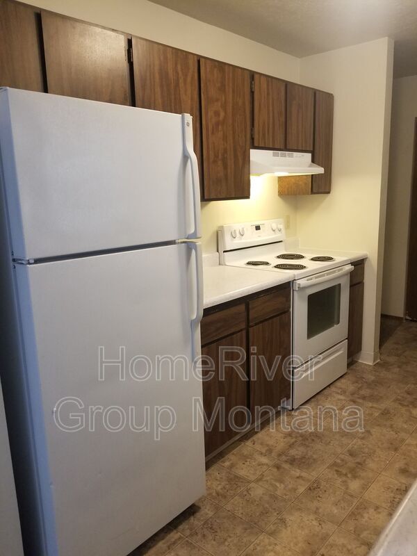 Building Photo - 2212 Foothills Ct