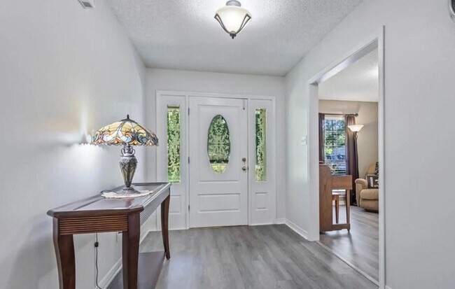 Building Photo - 12 Begonia Drive