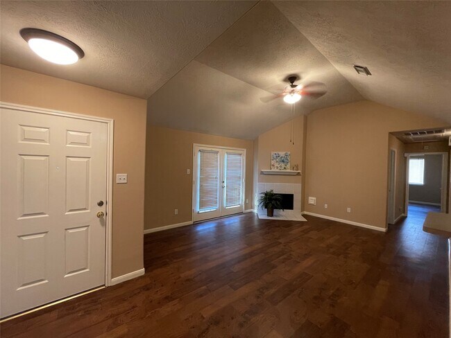Foto del edificio - 14223 Bishop Bend Ln