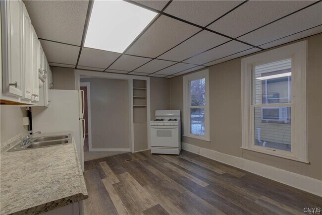 Building Photo - 440 S Massey St