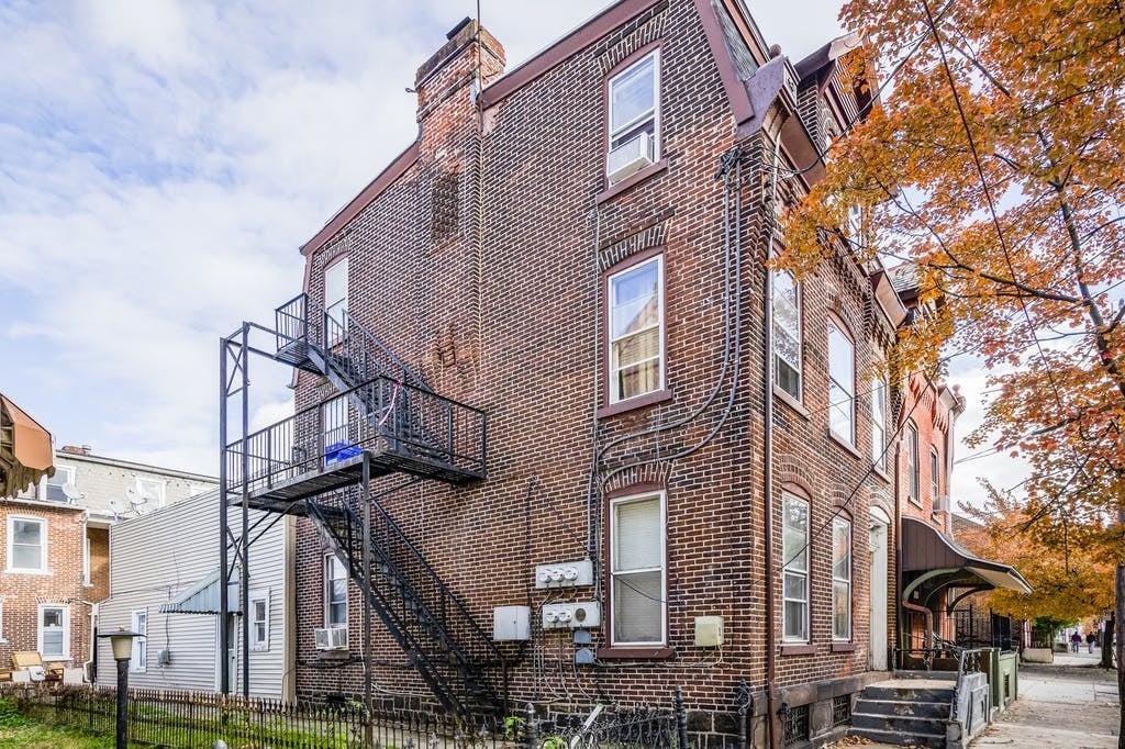 Building Photo - 9TH STREET COMMONS