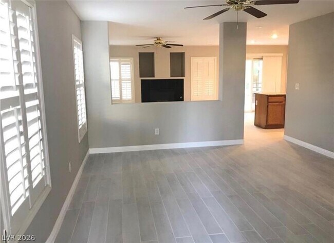 Building Photo - 6473 Blue Iris Ct