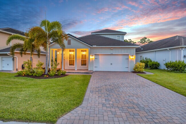 Building Photo - 4720 SW Ardsley Dr