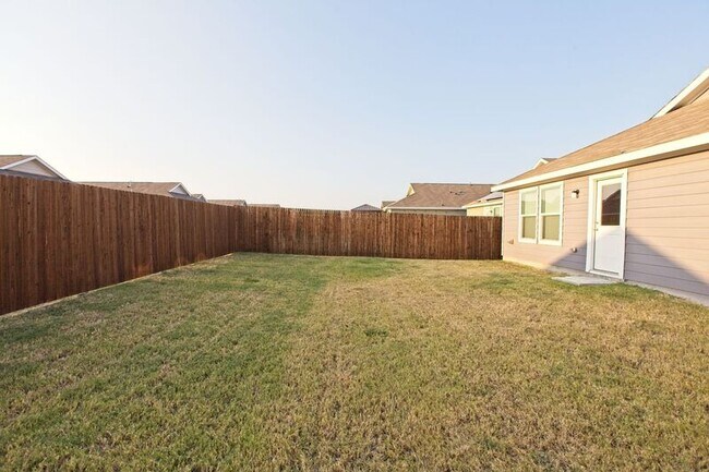 Building Photo - 5324 Lavender Dr