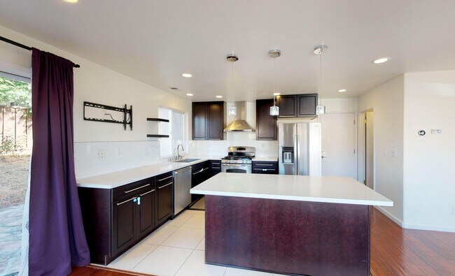 Foto del edificio - 405 Birkhaven Pl