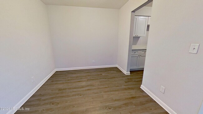Foto del edificio - 2216 Spring Park Rd