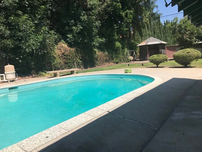 piscina - 85 W Lemon Ave