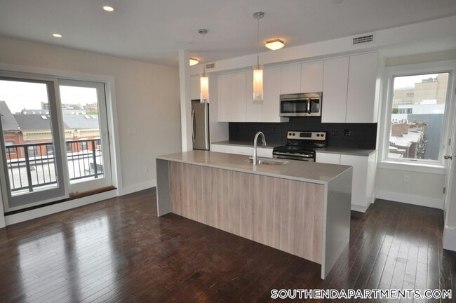 Foto del edificio - 659 Massachusetts Ave