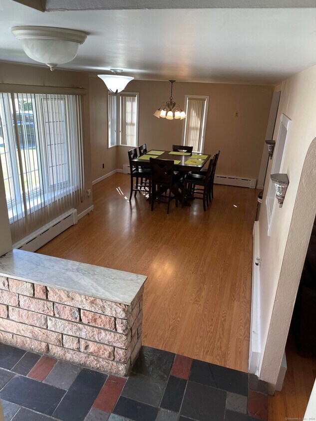 Building Photo - 52 Lake Ave