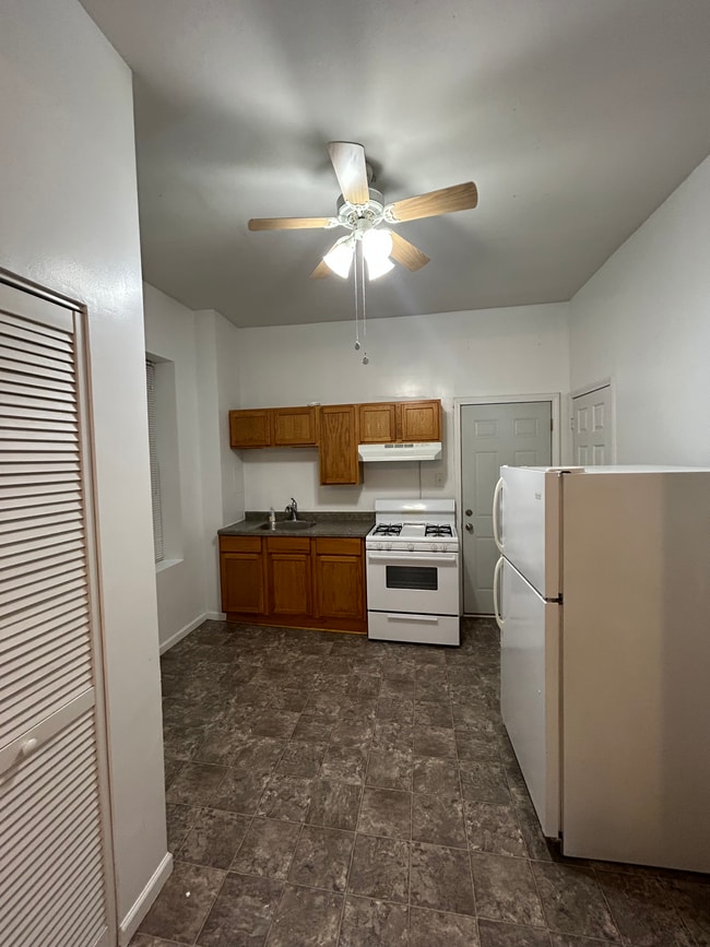 Foto del edificio - 2442 W. Iowa-1R