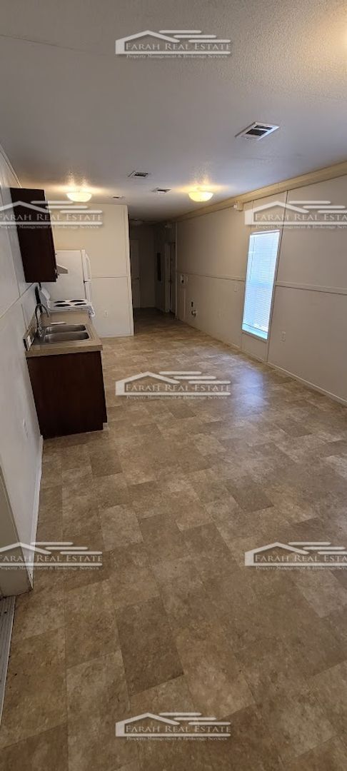 Building Photo - Cozy 2 bed 1 bath home