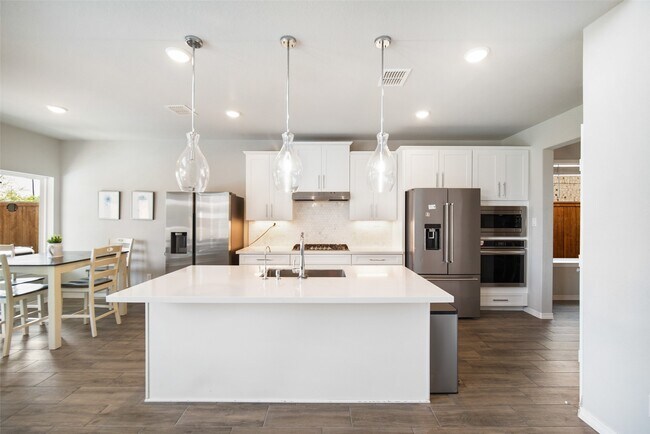 Foto del edificio - 18214 Sunset Elm Dr