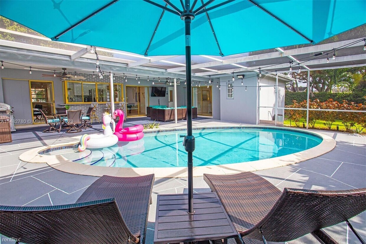 Foto principal - 3 br, 2 bath House - 4316 Jackson St # 4316