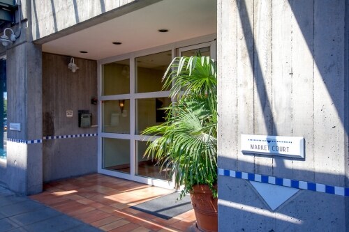 Building Photo - 2030 Western Ave