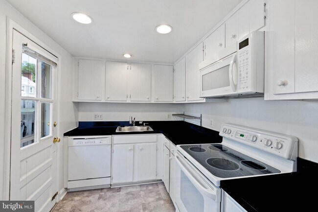 Building Photo - 4118 36th St S