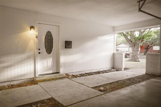 Building Photo - 2700 Birch Park Dr