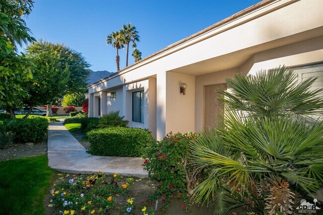 Building Photo - 55128 Oak-Tree