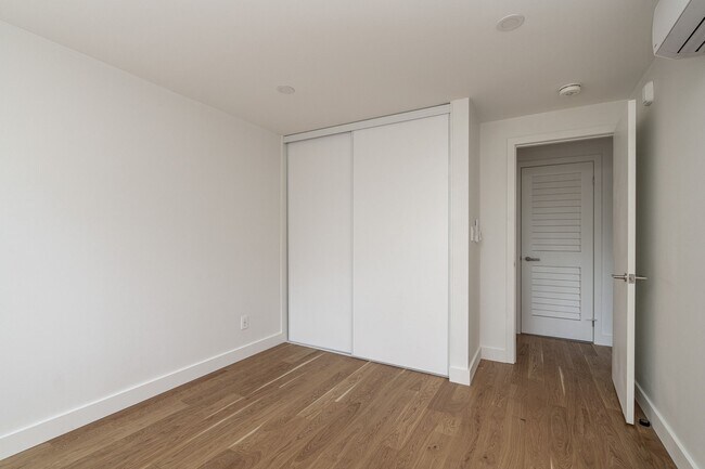 Photo du bâtiment - 457 Marlee Ave