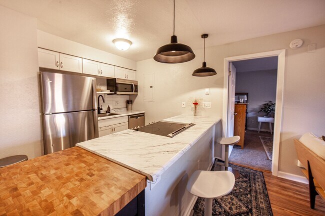 Foto del edificio - Cozy 1 BDR w/ Private Yard