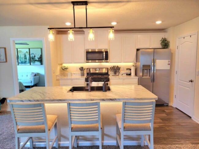 Building Photo - 3 Pinnacle Pl