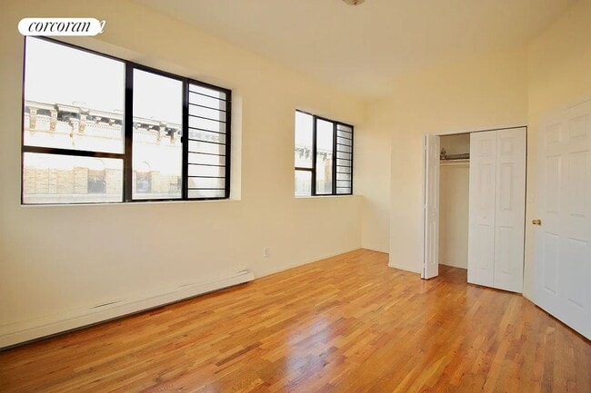 Building Photo - 272 Willoughby Ave