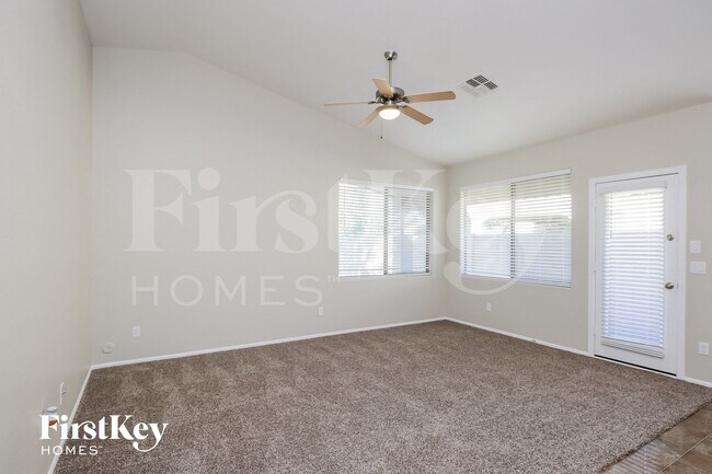 Foto del edificio - 38154 N Rusty Ln