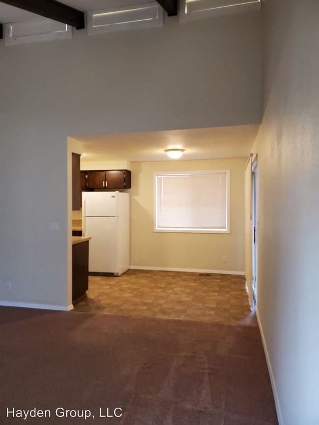 Building Photo - 2 br, 1 bath Apartment - 3130 Brittany Drive