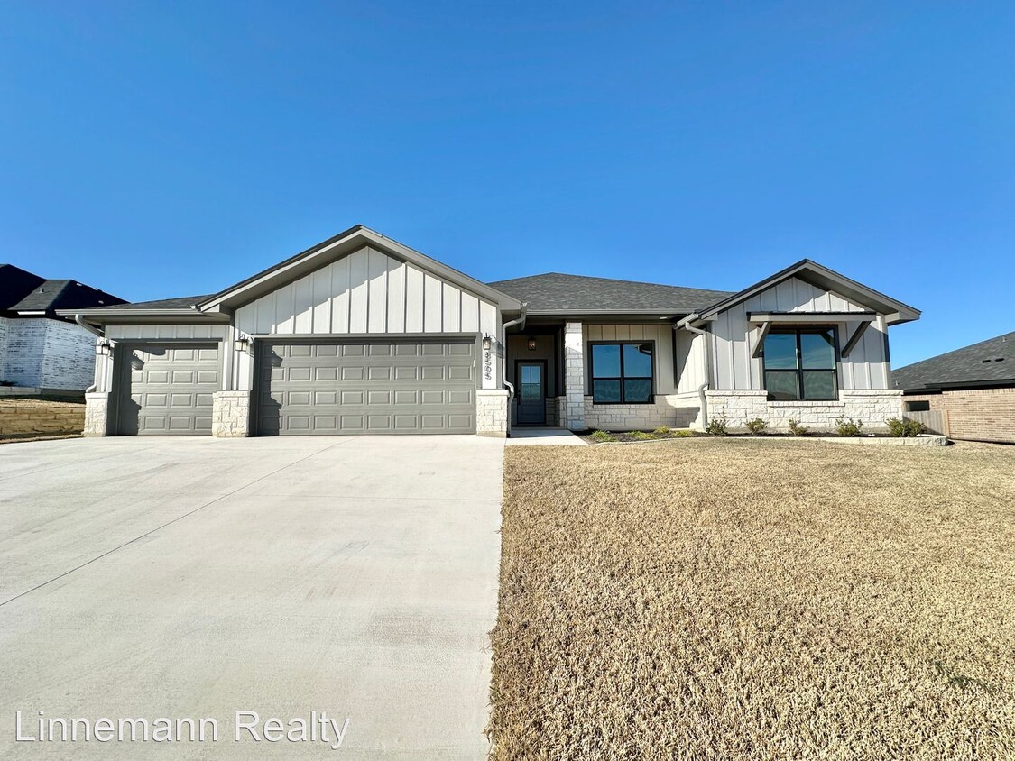 Primary Photo - 4 br, 2.5 bath House - 8505 James Herring Way