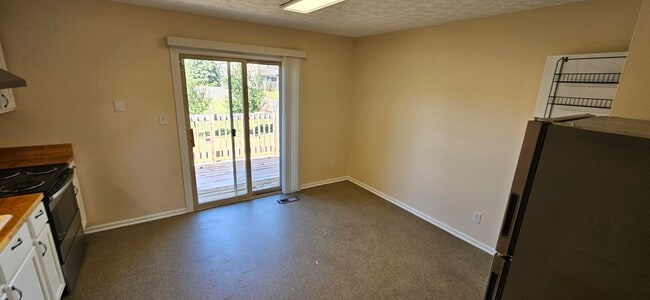 Building Photo - 6518 Birchview Dr N