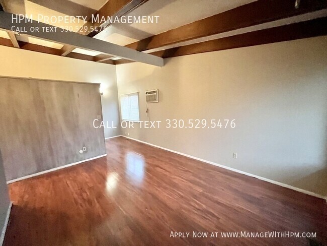 Foto del edificio - 873 Bryant Ave