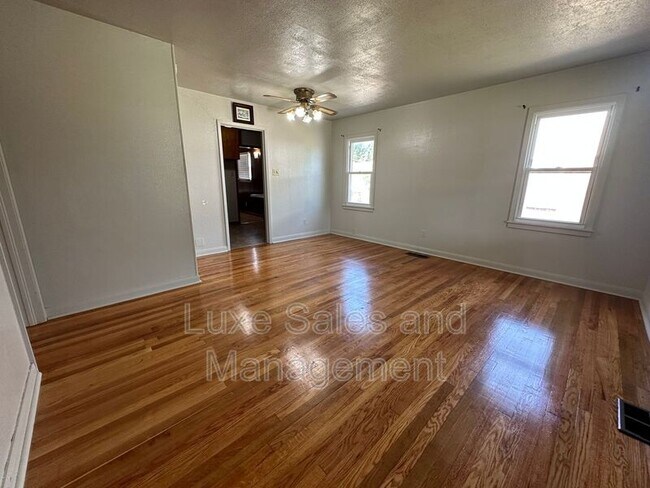 Foto del edificio - 206 E Myrtle Dr