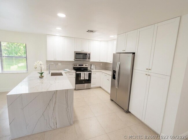 Foto del edificio - 3257 Beechberry Cir