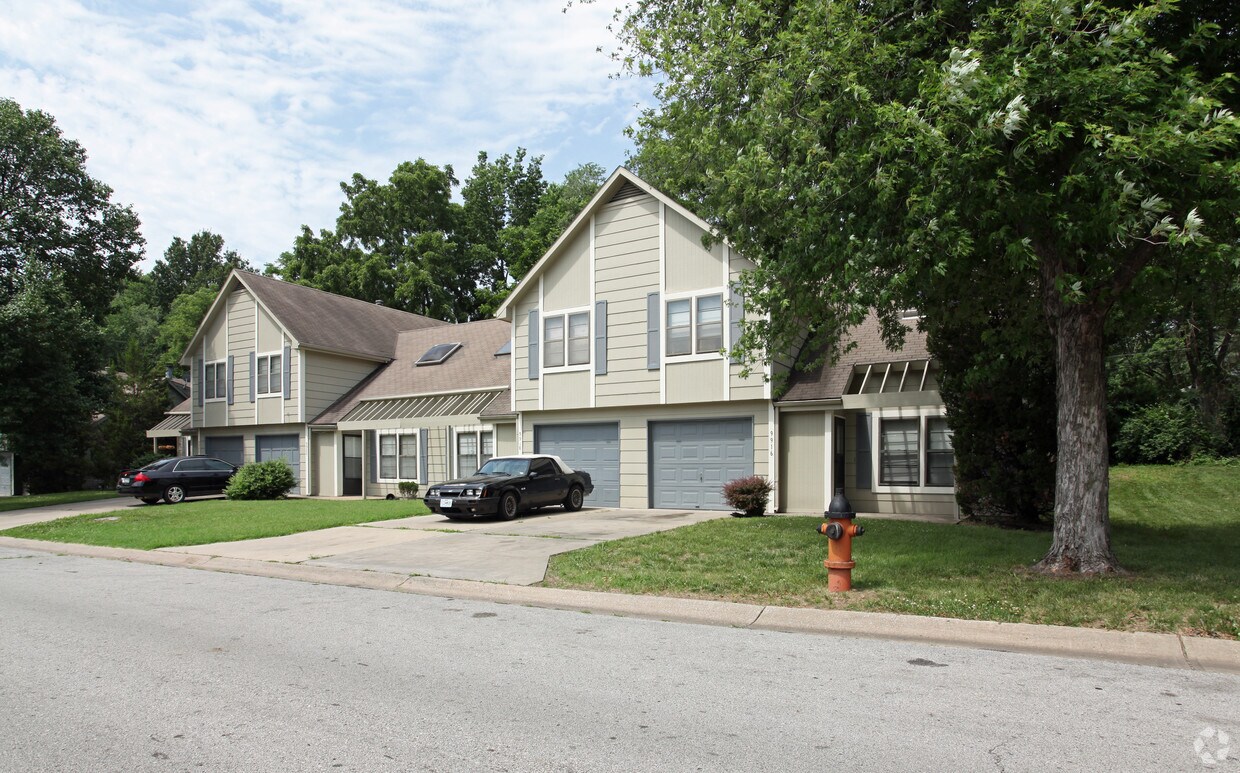 Foto principal - Locust Wood Townhomes