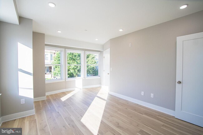 Foto del edificio - 4926 Locust St