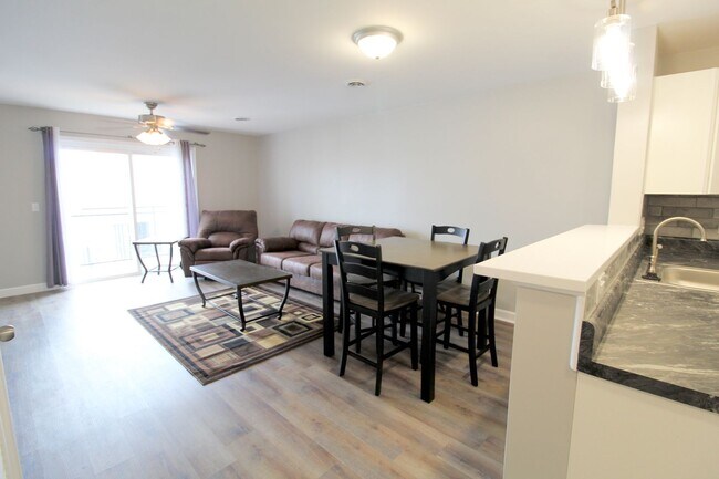 Building Photo - 1396 Hunters Rd