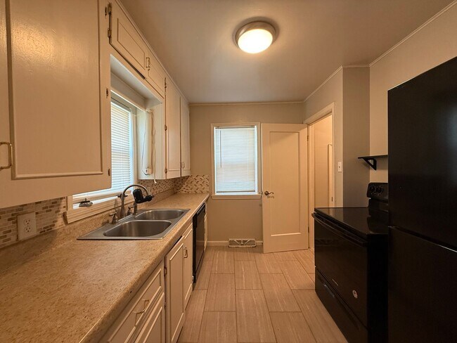 Foto del edificio - 743 S Fountain St