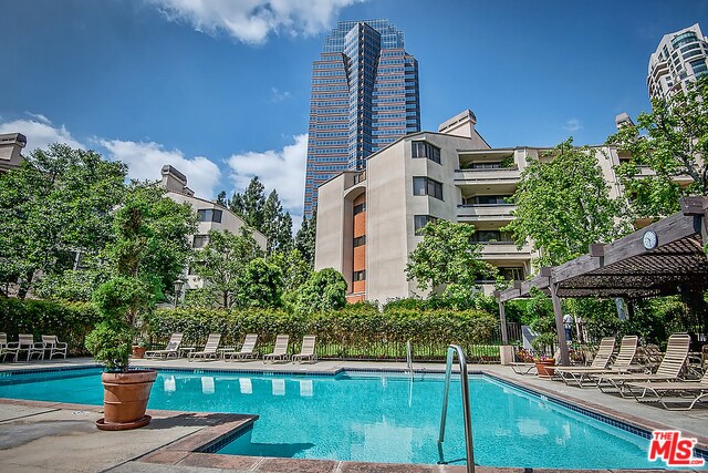 Foto del edificio - 2102 Century Park Ln