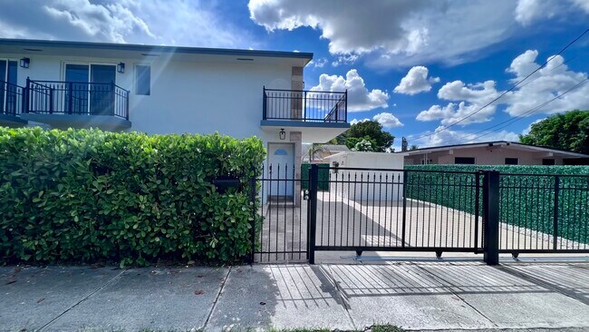 Foto del edificio - 3401 SW 24th St