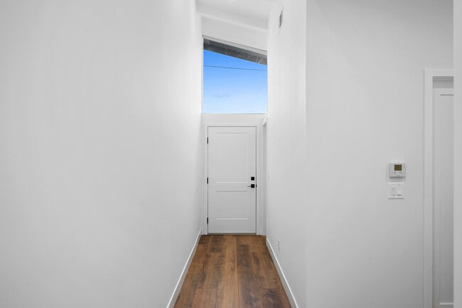 Building Photo - 13010 Hartland St