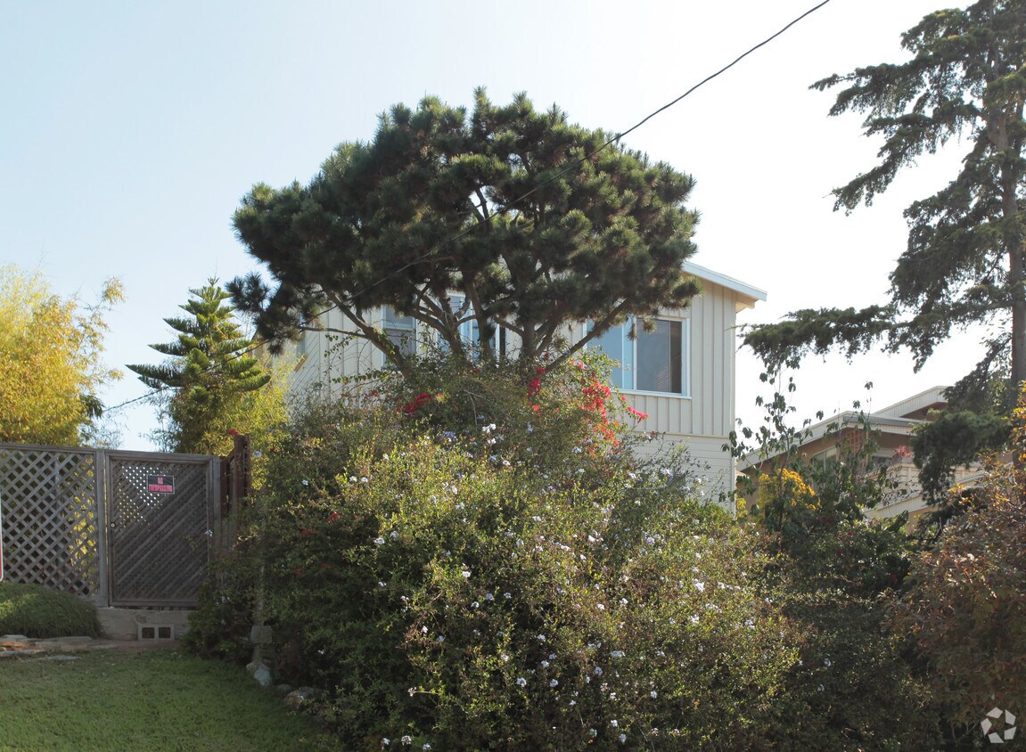 Foto del edificio - 2437 Beverly Ave