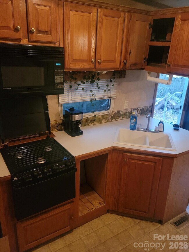 Foto del edificio - 7908 McIlwaine Rd