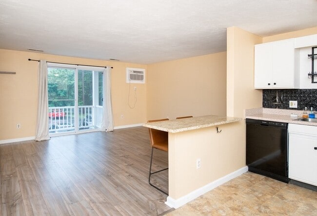 Foto del edificio - 1585 Braley Rd