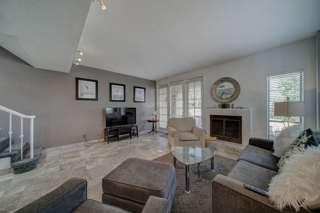 Photo - 6141 N 28th Pl Townhome