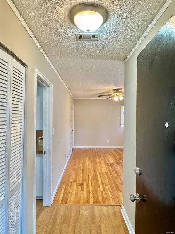 Building Photo - 1100 Lombard Dr