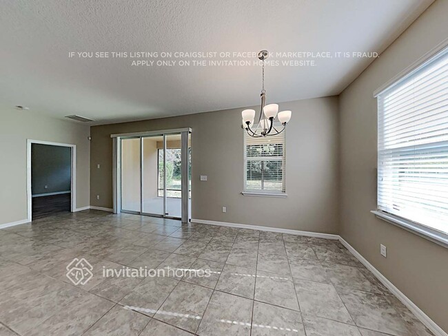 Foto del edificio - 11604 Warren Oaks Pl