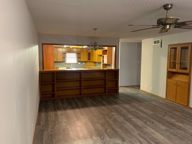 Foto del edificio - 3900 N 143rd St E