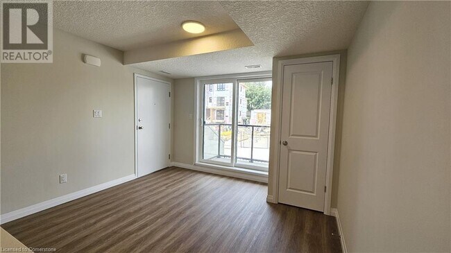 Building Photo - 410 Northfield Dr W