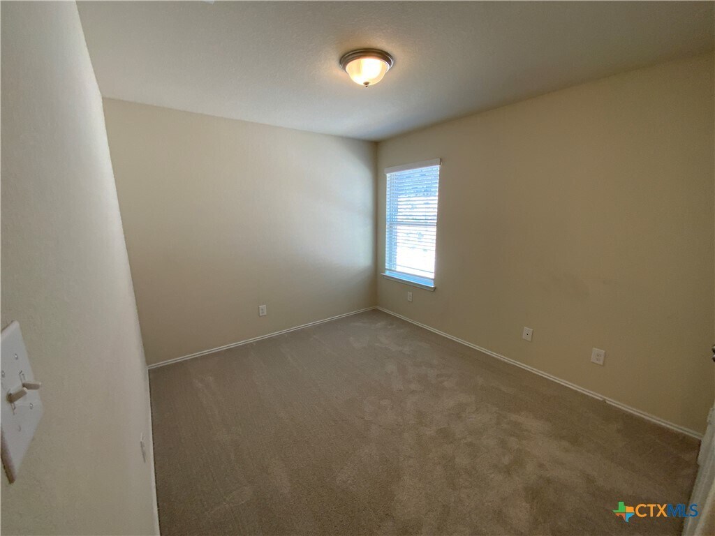 Building Photo - 5586 Perdita Dr