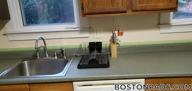 Foto del edificio - 31-33 Greycliff Rd.