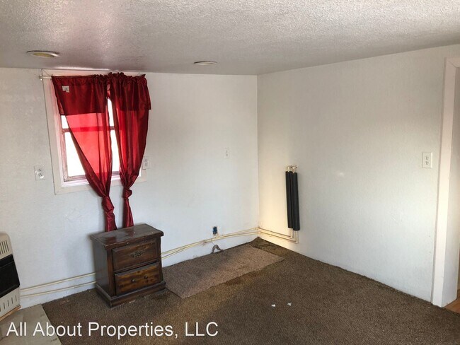 Foto del edificio - 2 br, 1 bath House - 606 1/2 Goodrich Avenue